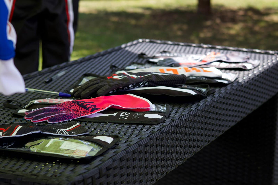 Gants karting pluie : pourquoi c'est indispensable et comment bien choisir ?
